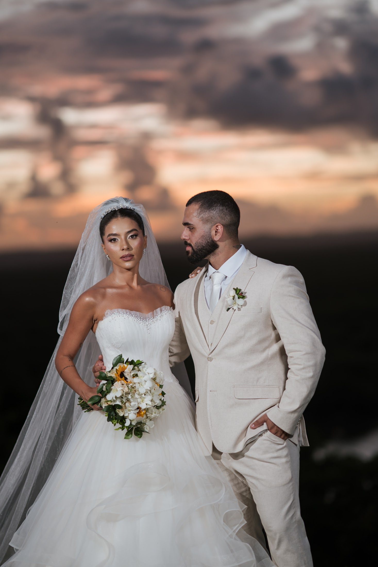 Gabi e Caio no entardecer